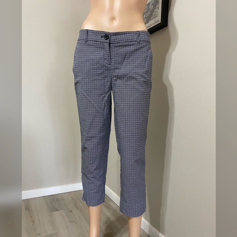 DALIA Leg Style Pants